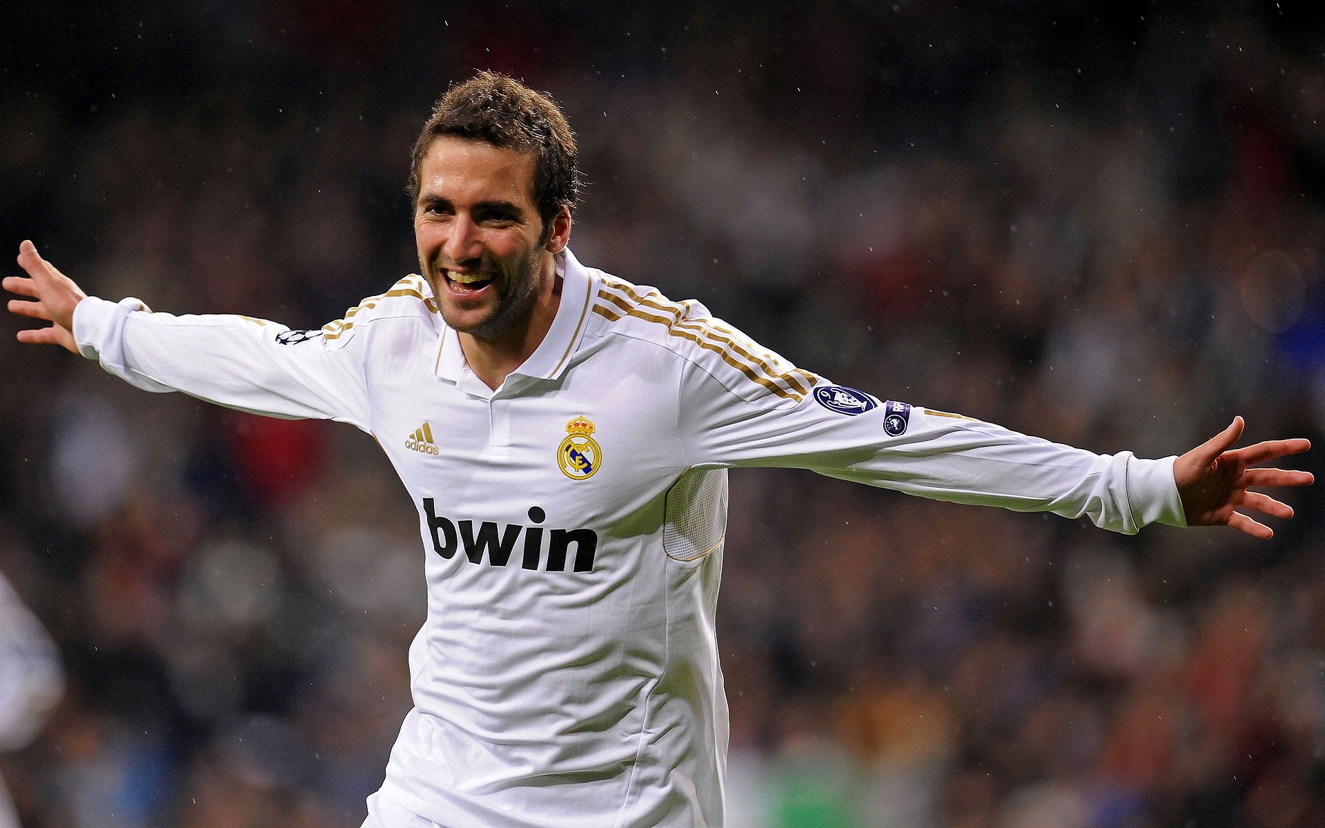 绿色足球场馆建设在全国范围内全面铺开,行业绿色转型提速,绿色足球俱乐部