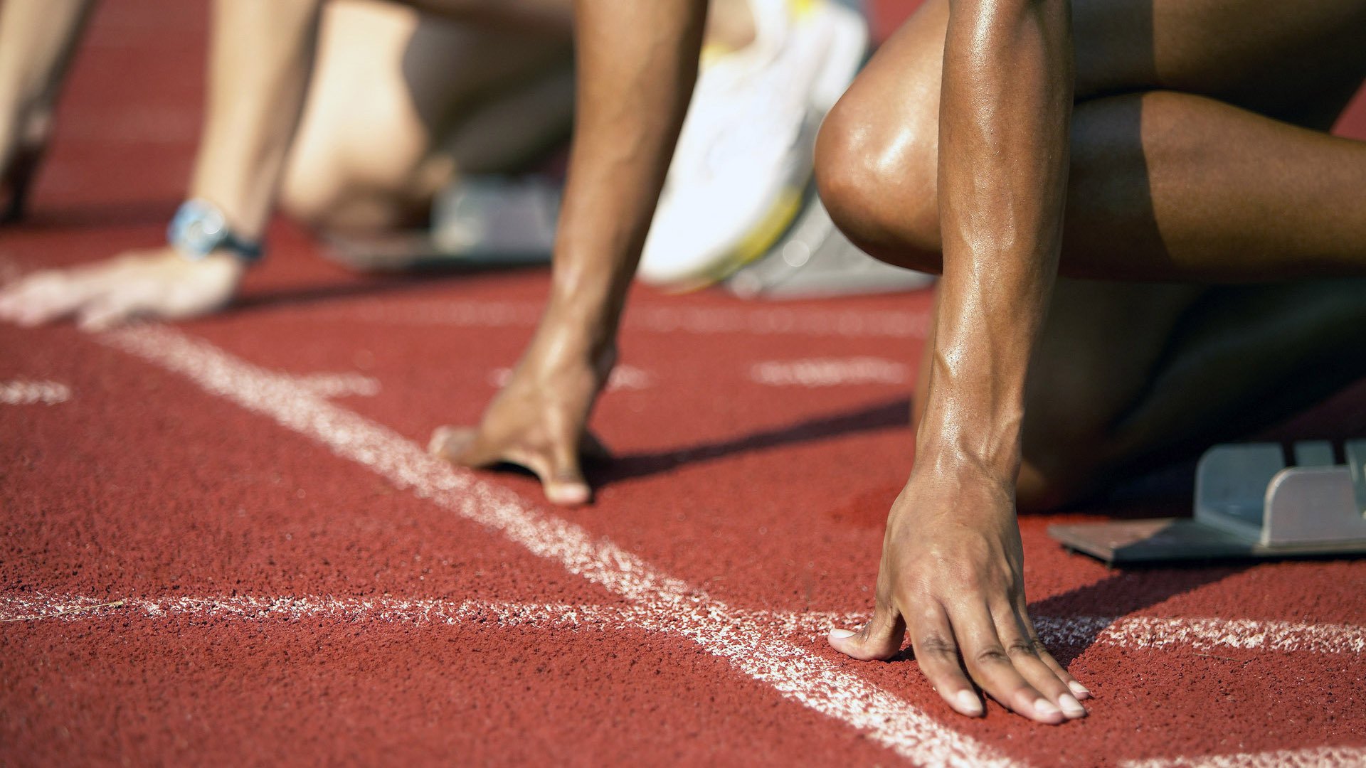 自主研发电竞设备助力电竞选手奋战赛场，电竞产品